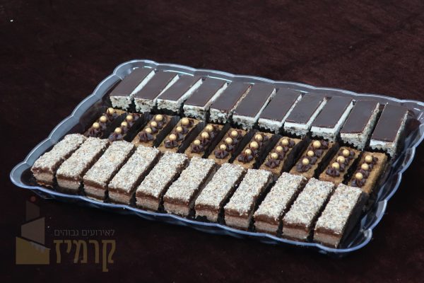 מגשיקרמיז עוגות אלגנטיות חתוכות - אורך