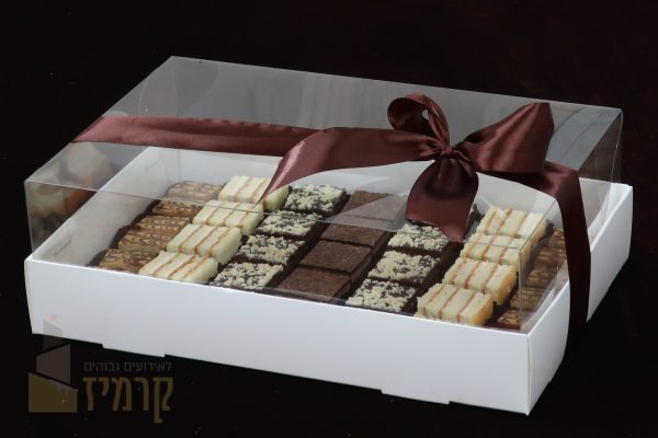 קרמיז לאירועים גבוהים - איידי פרידמן קונדיטורית בעיצוב והכנת אירועים ברמה מקצועית - מארזי מתנה - עוגות חתוכות דגם 1 סילבר